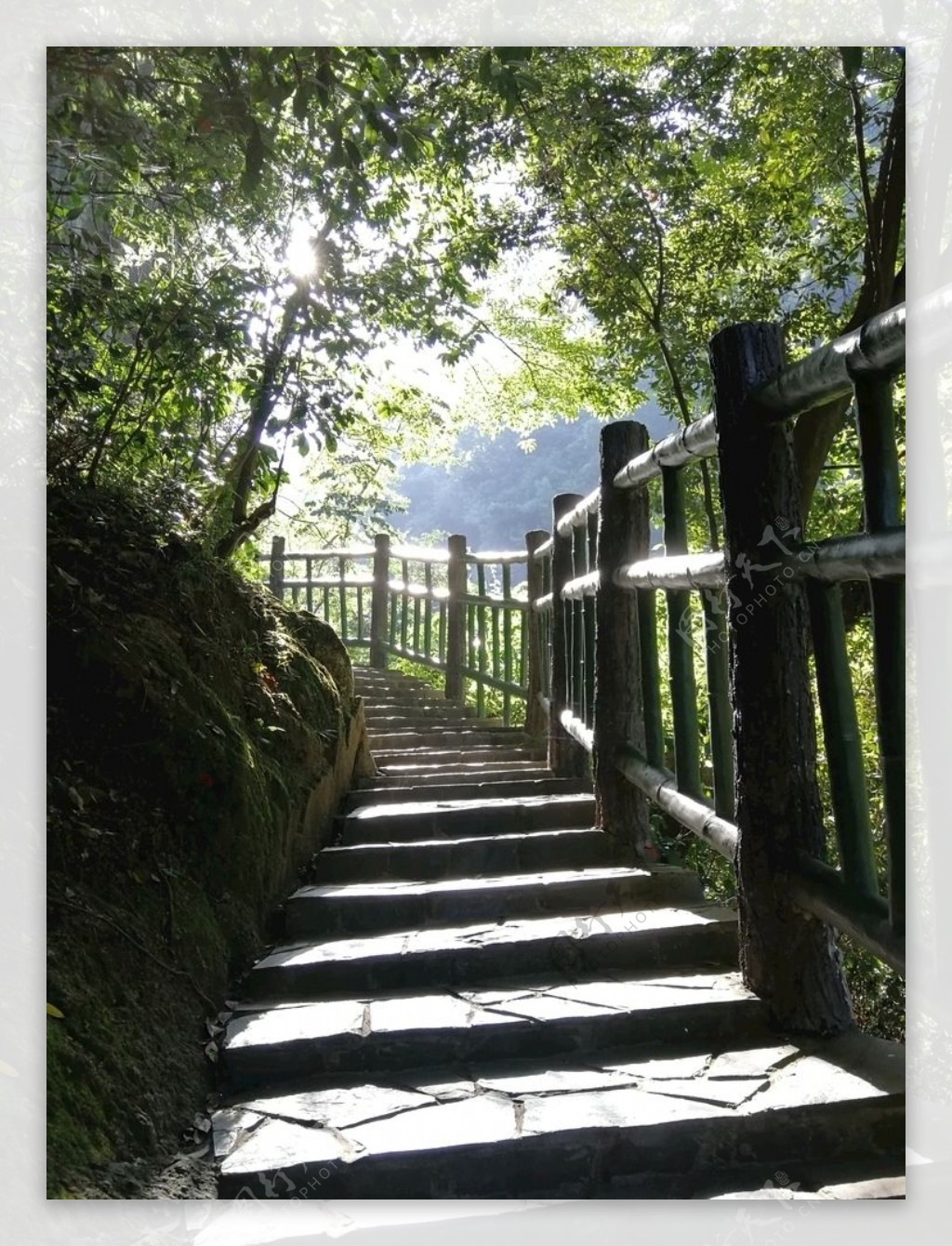山路阶梯龙景峡谷图片