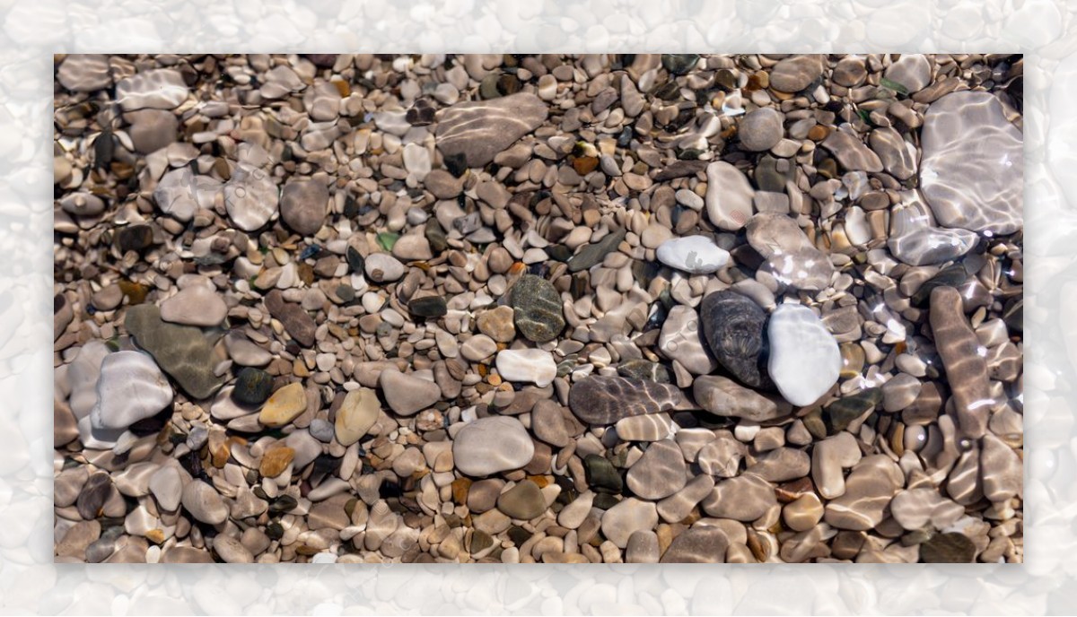 溪流鹅卵石图片